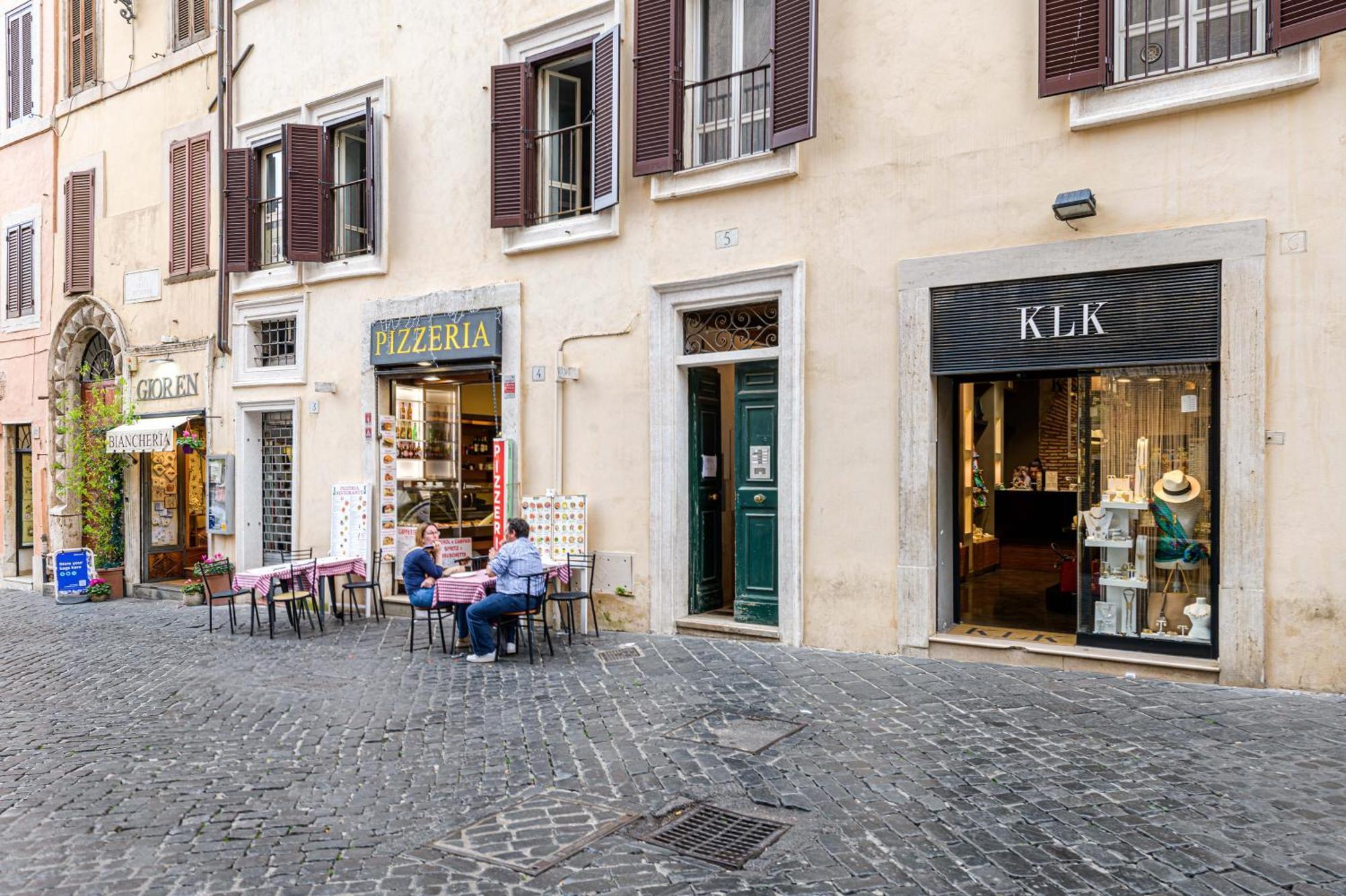 Apartment Deluxe Pantheon Rome