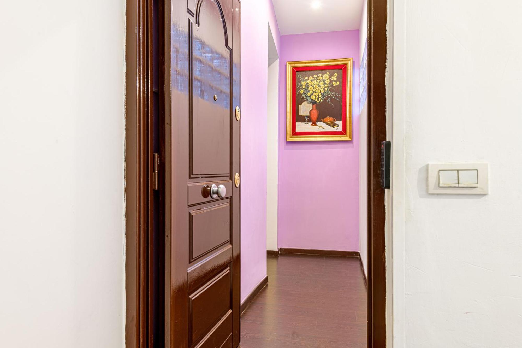 Deluxe Pantheon Apartment