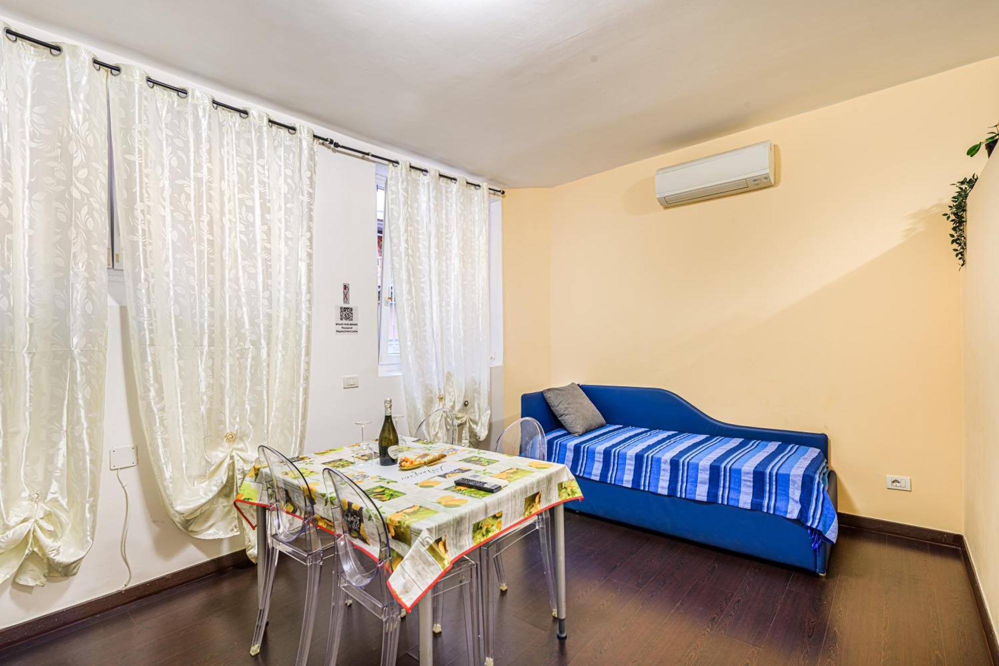 Deluxe Pantheon Apartment *